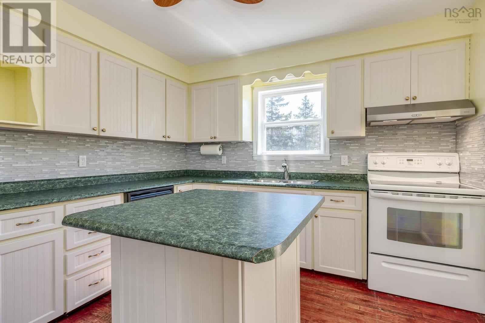 Property 19 of 50 of 27 Shoreview Drive