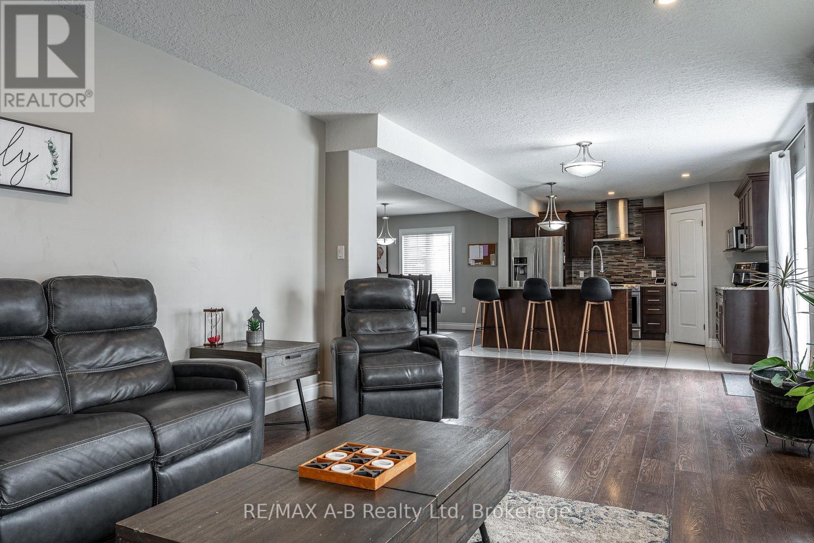 94 WILSON COURT, St. Marys, Ontario, N4X0B6 — Photo 16