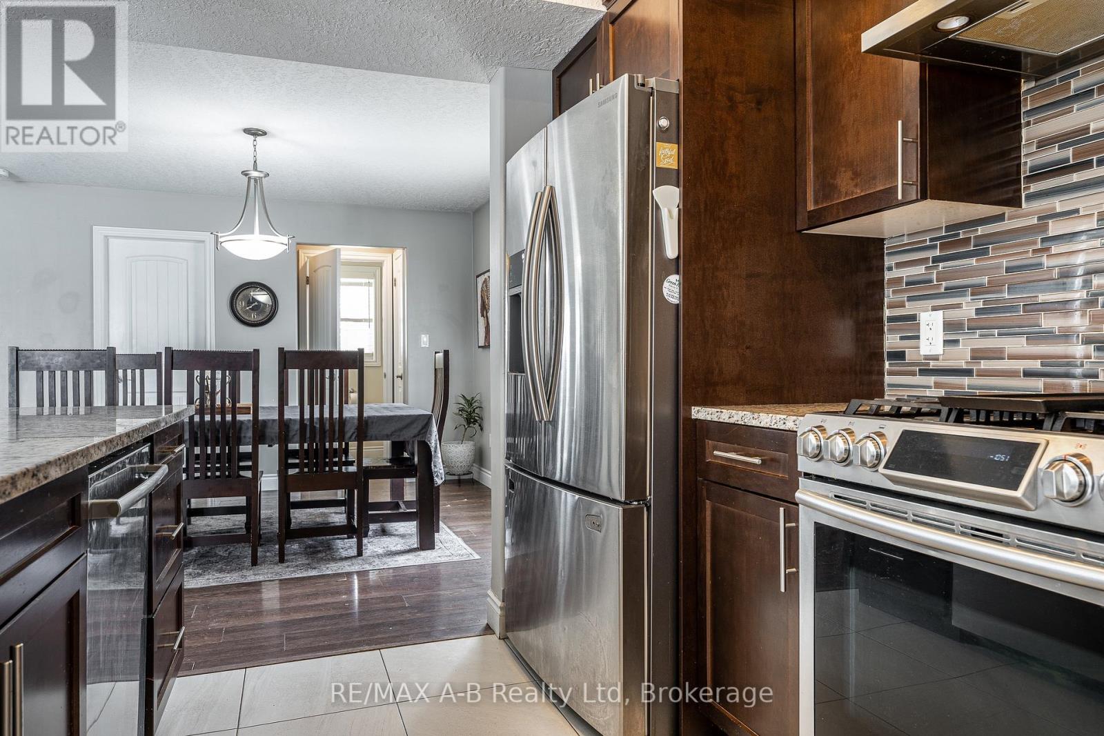 94 WILSON COURT, St. Marys, Ontario, N4X0B6 — Photo 11
