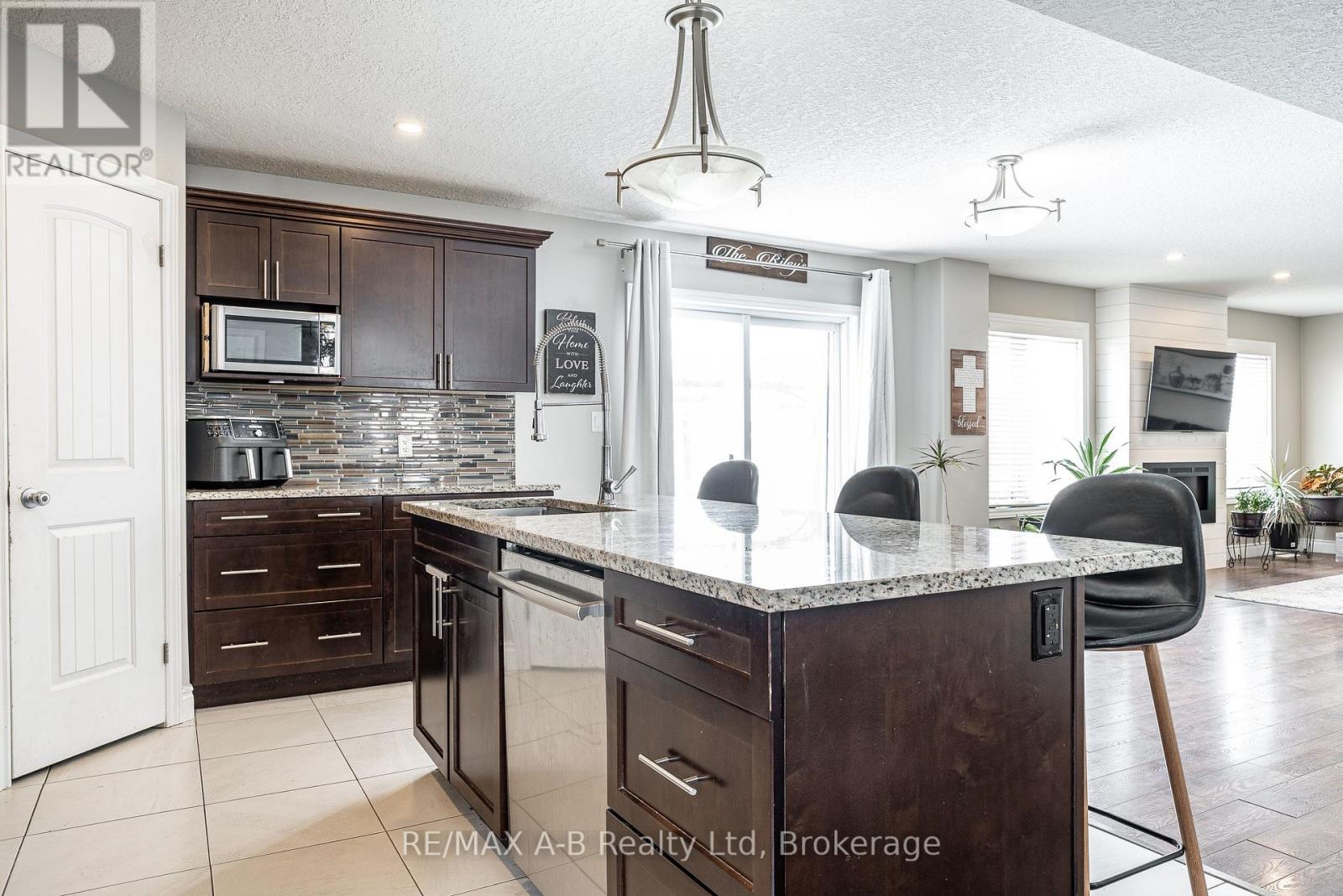 94 WILSON COURT, St. Marys, Ontario, N4X0B6 — Photo 9