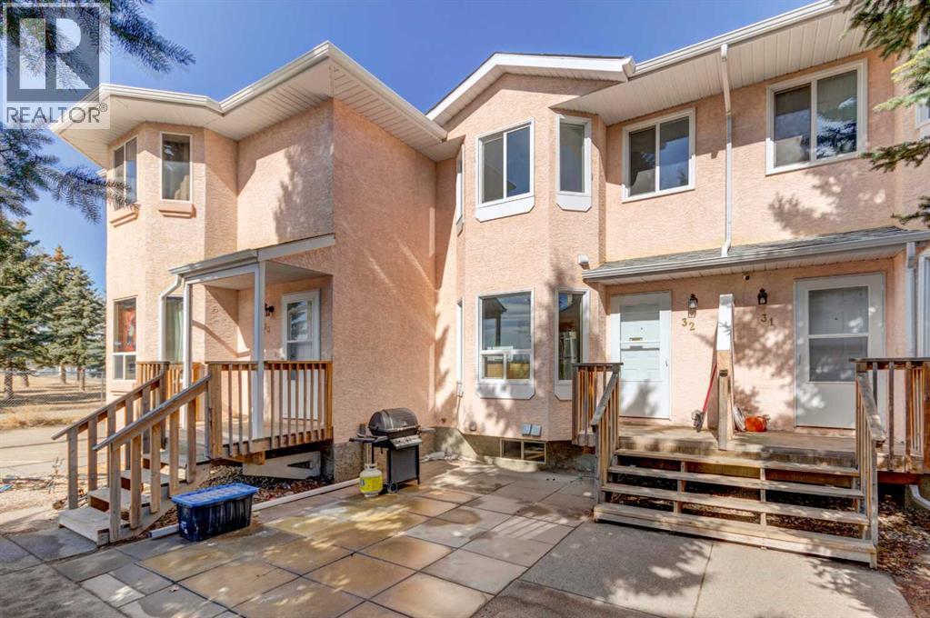 
          204 Strathaven Drive
            <br/>
            <span>Strathmore</span>
            , 
            <span>AB</span>
             <span>T1P1P6</span>
         - Photo 28