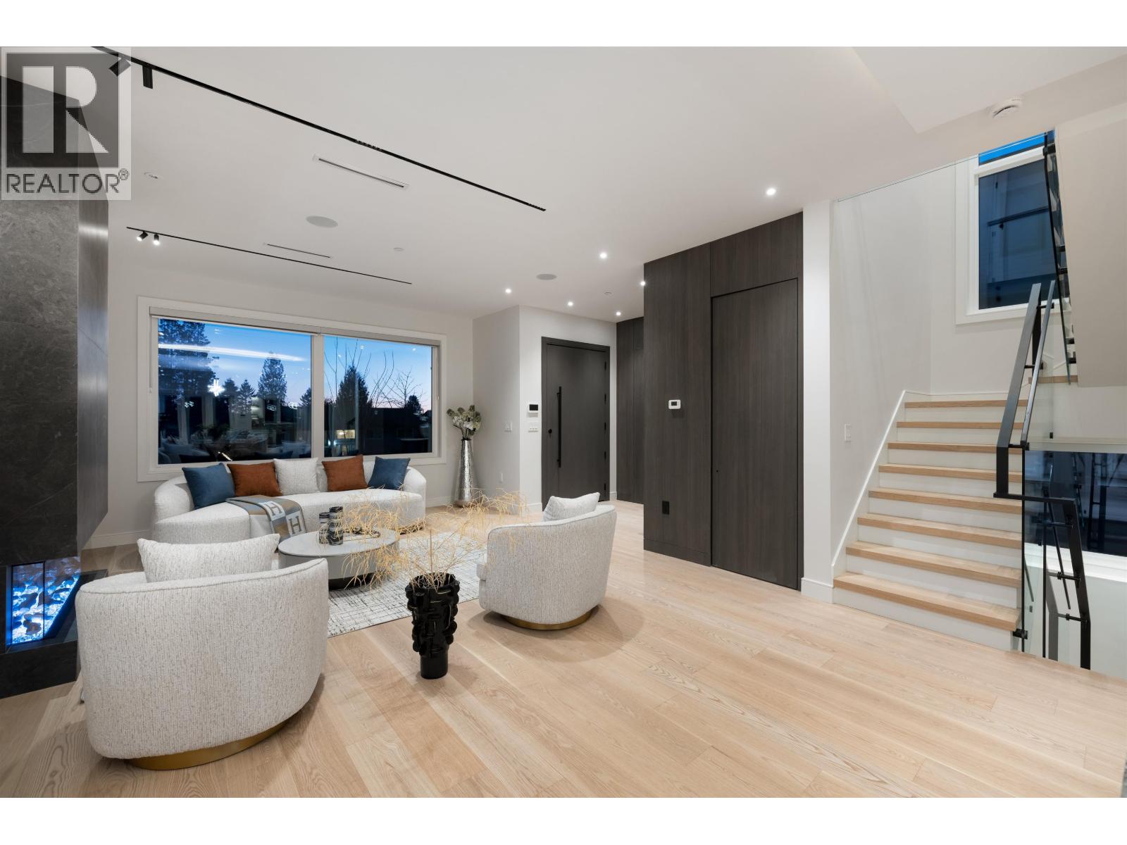 838 E 14TH STREET, North Vancouver