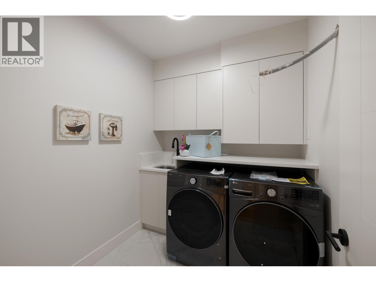 838 E 14TH STREET, North Vancouver