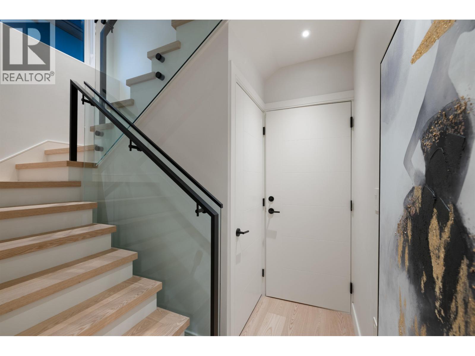 838 E 14TH STREET, North Vancouver