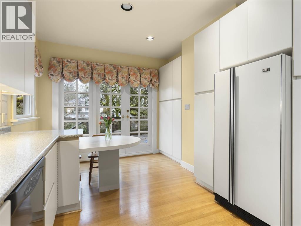 5 Bed, 3 Bath House for Rent in Vancouver – 4XXX MARGUERITE STREET, Vancouver - Image 36