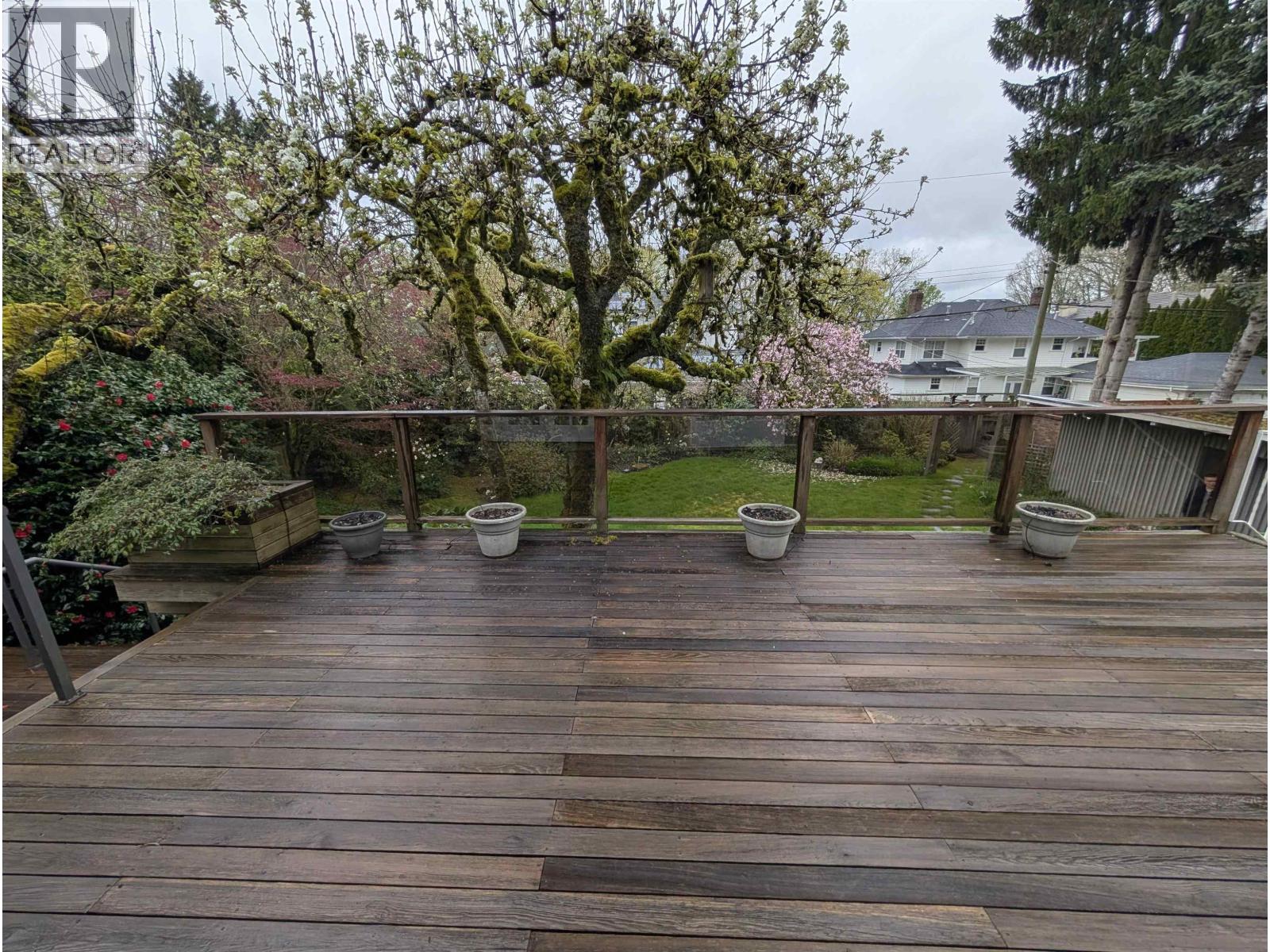5 Bed, 3 Bath House for Rent in Vancouver – 4XXX MARGUERITE STREET, Vancouver - Image 23
