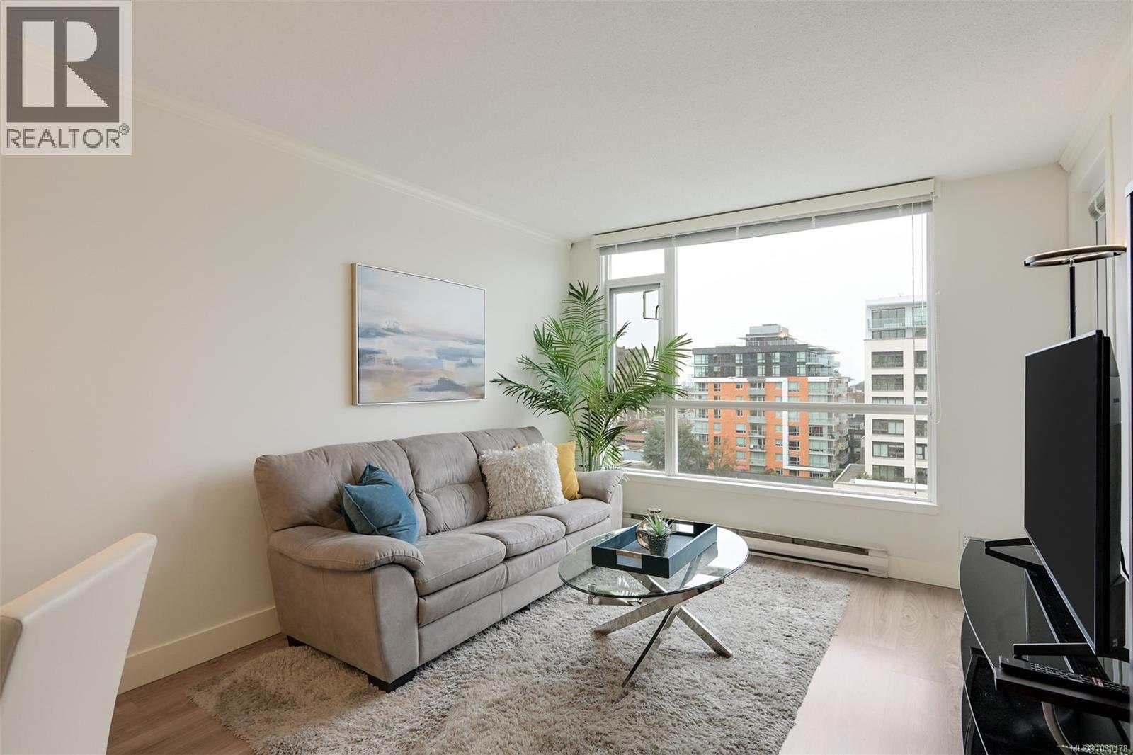 #1008 835 View St - 4