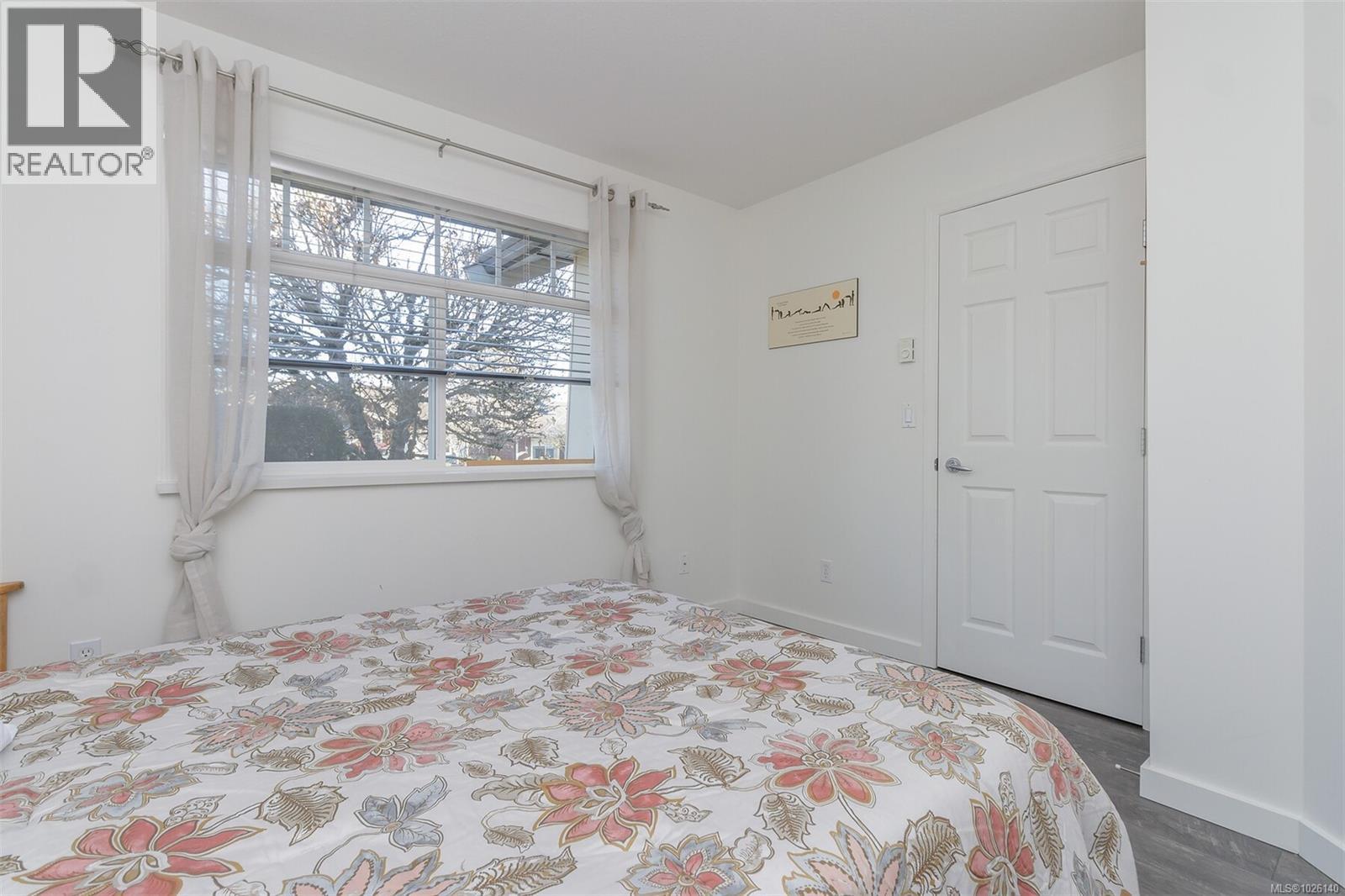 #10 332 Belaire St - 34