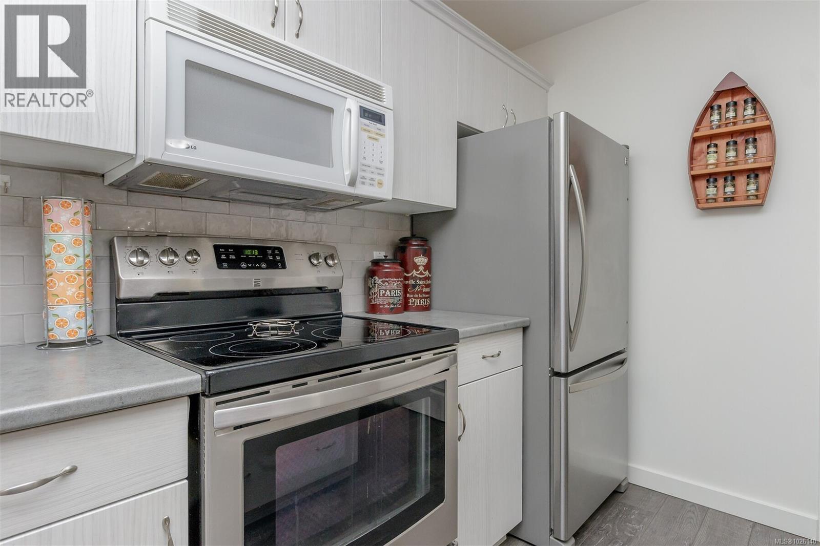 #10 332 Belaire St - 24