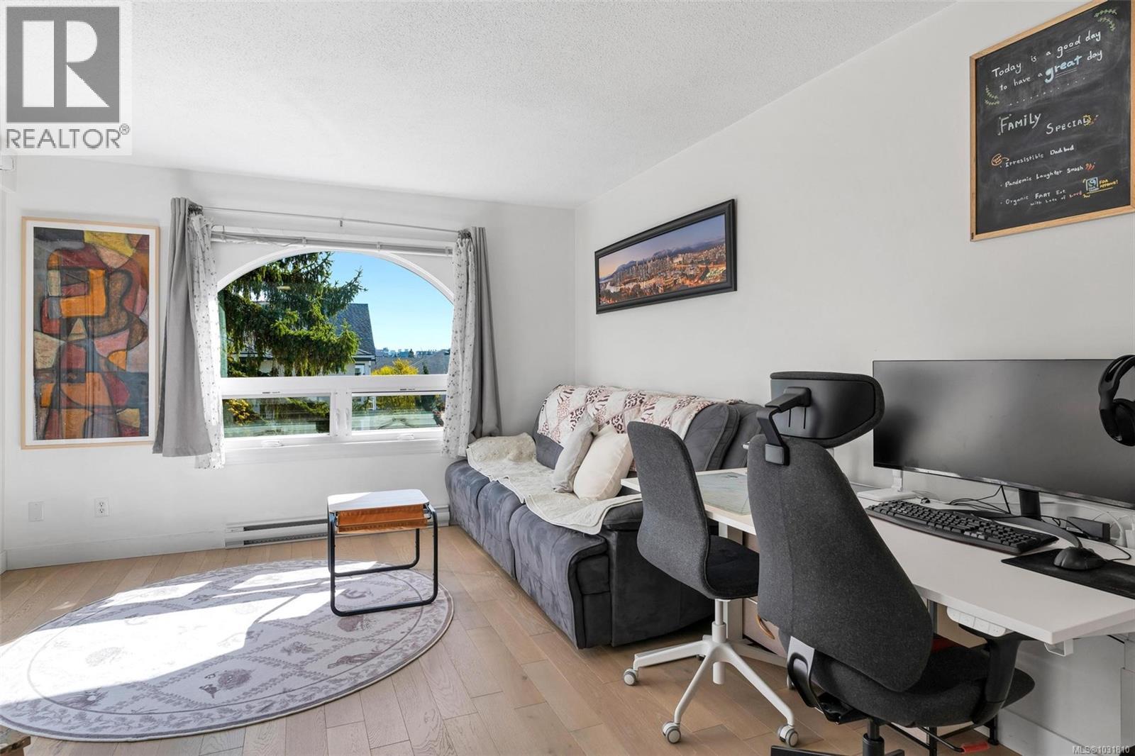 #304 2227 James White Blvd - 4