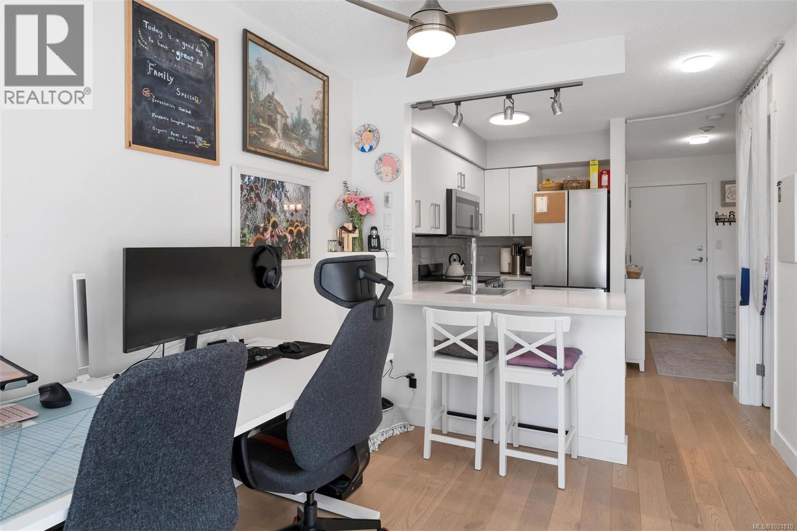 #304 2227 James White Blvd - 6