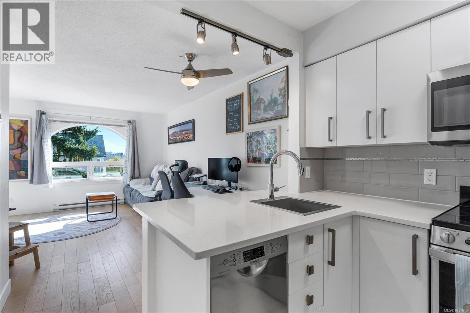 #304 2227 James White Blvd - 8