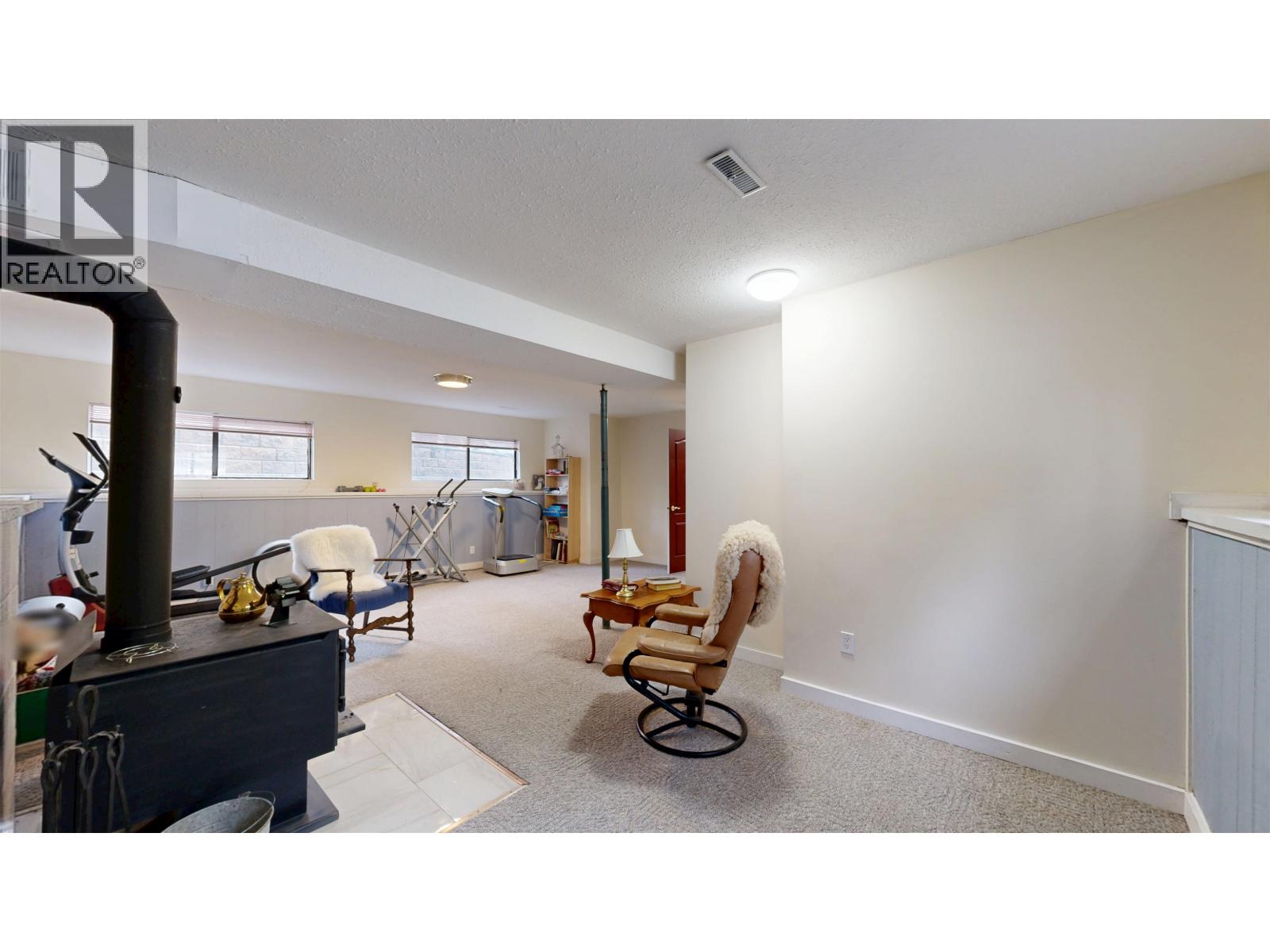 5040 HANSEN COURT - 37