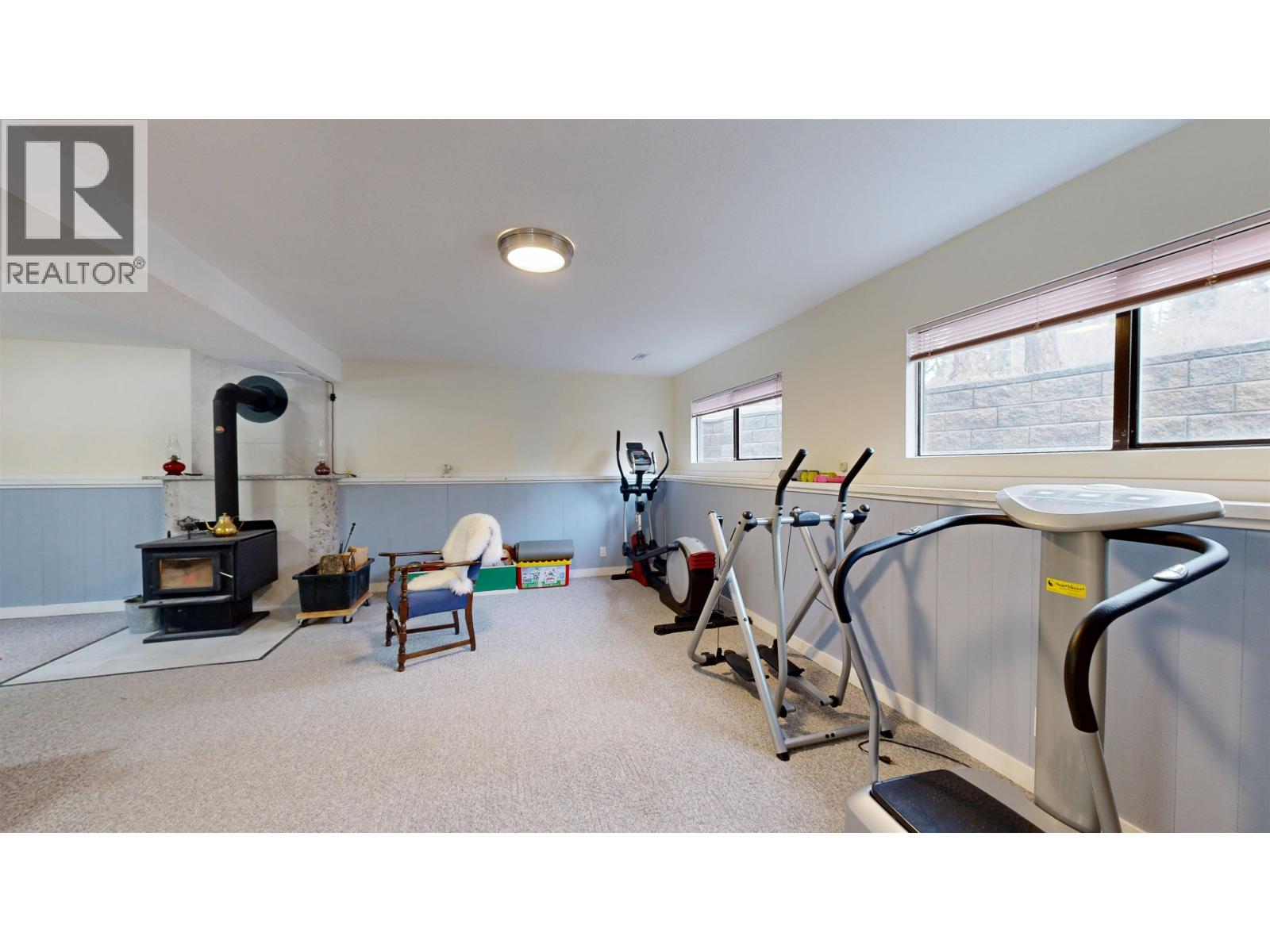 5040 HANSEN COURT - 35