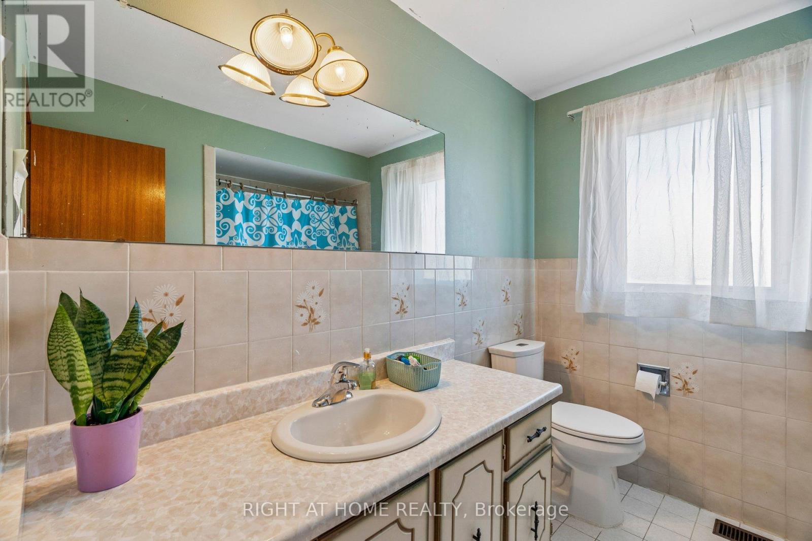 16 ASCOLDA BOULEVARD - 22