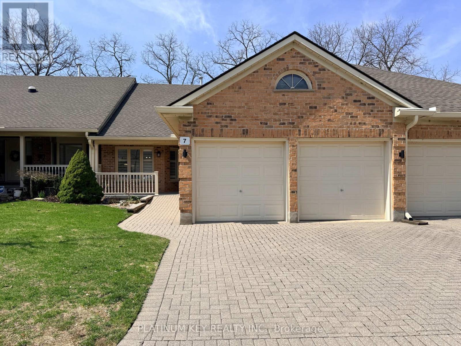 7 - 1331 COMMISSIONERS ROAD W