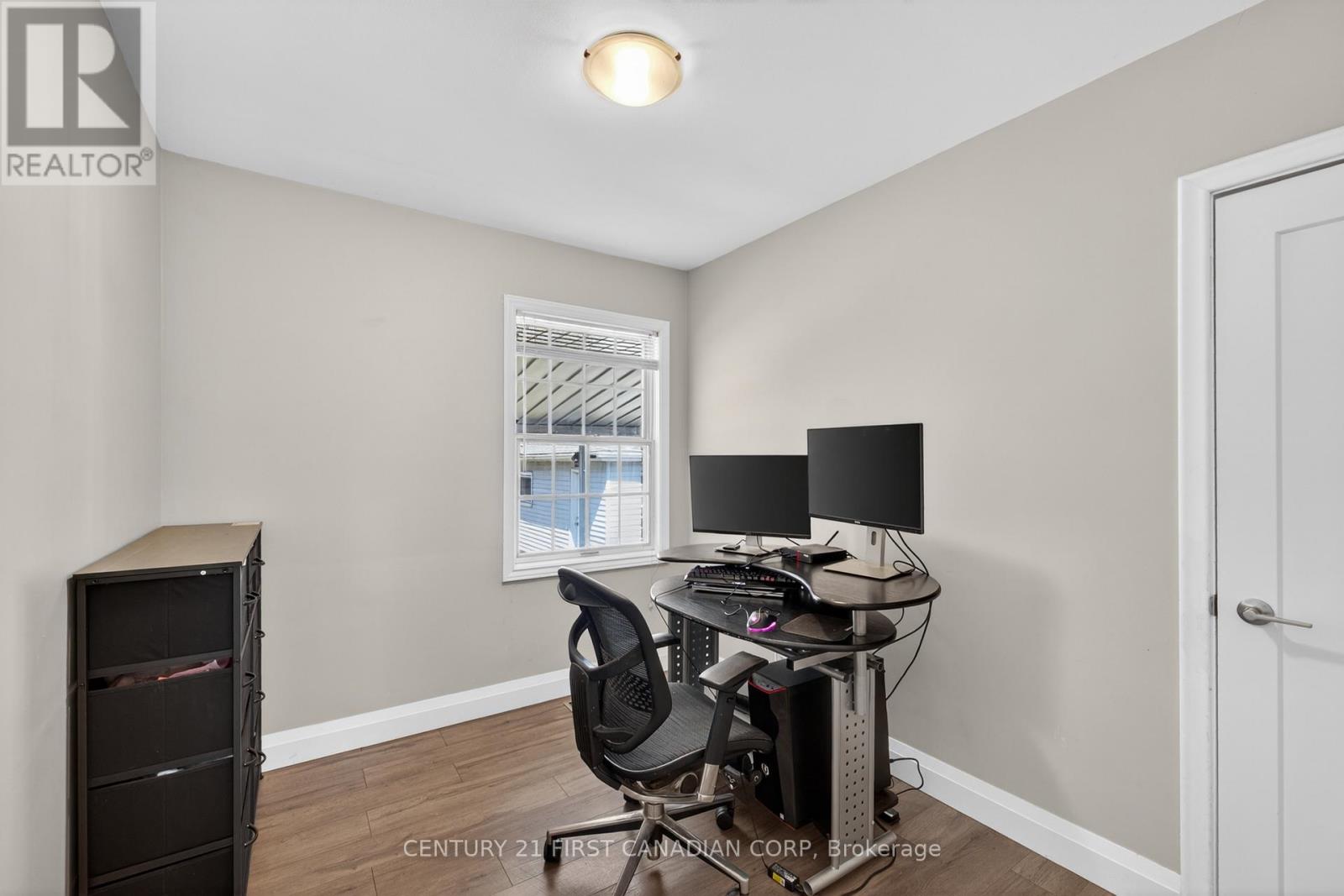 101 JASPER CRESCENT Property Photo