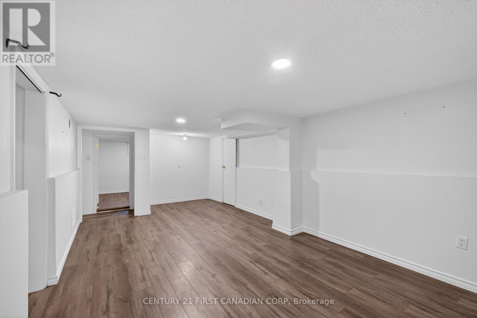 101 JASPER CRESCENT Property Photo