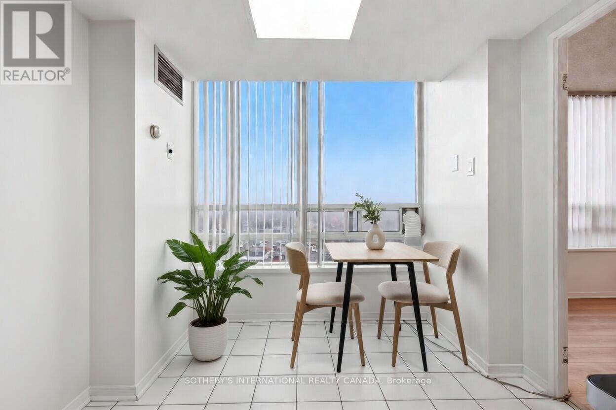 #1512 75 KING STREET E - 3