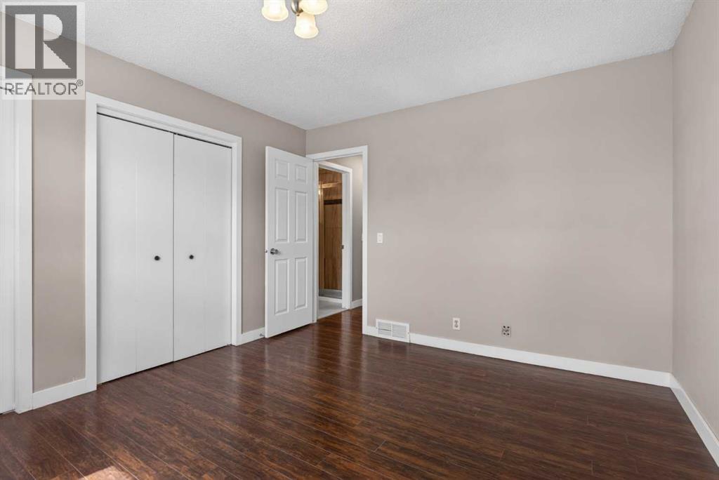 Single Family House Bi-level for Sale in  Fallingworth Court NE Falconridge Calgary 