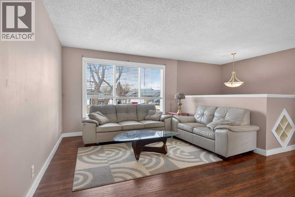 Single Family House Bi-level for Sale in  Fallingworth Court NE Falconridge Calgary 