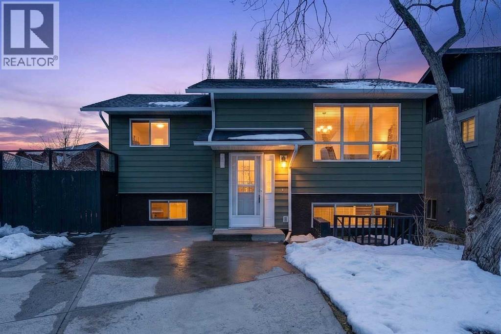 Single Family House Bi-level for Sale in  Fallingworth Court NE Falconridge Calgary 