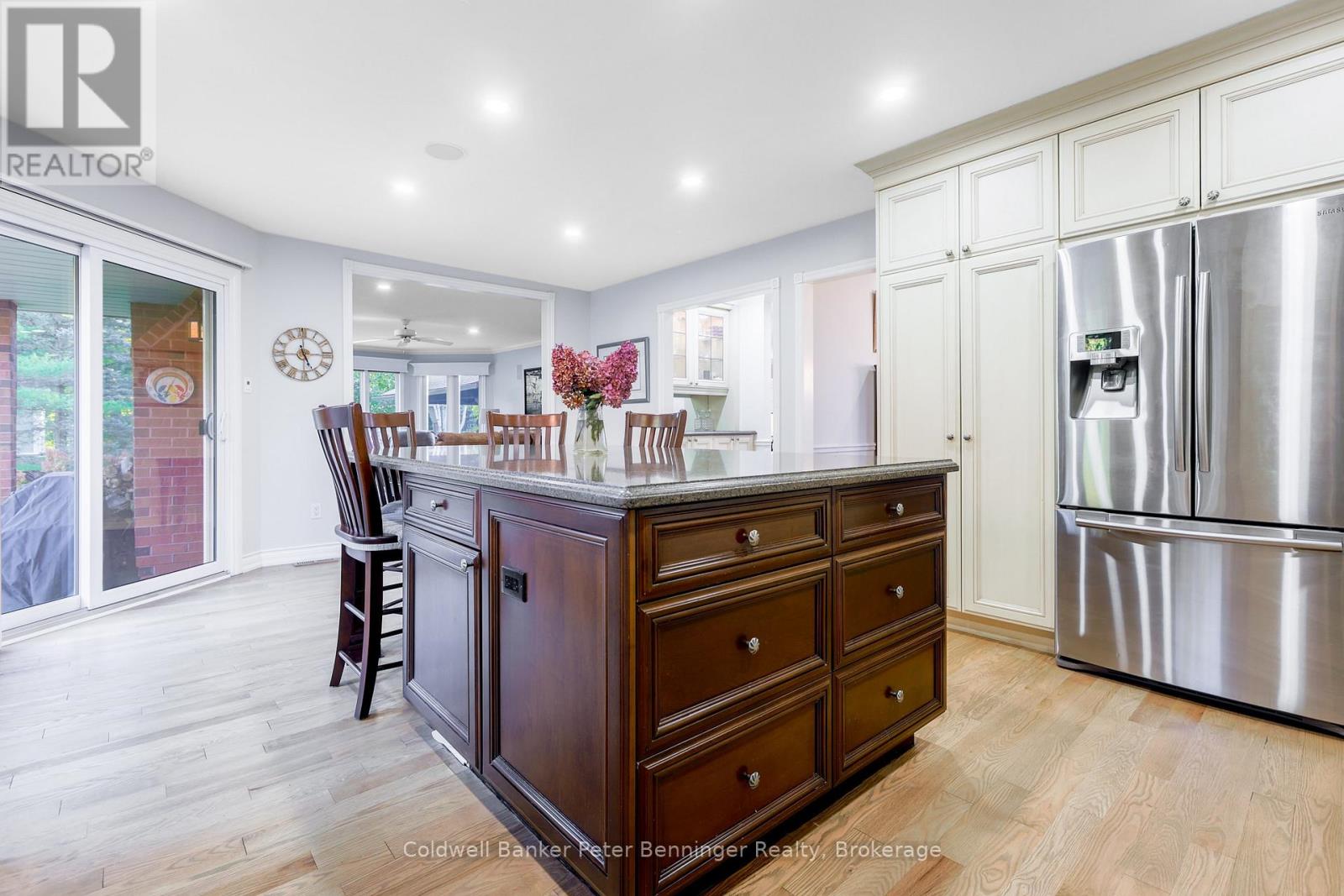 152 TREEGROVE CIRCLE - 11