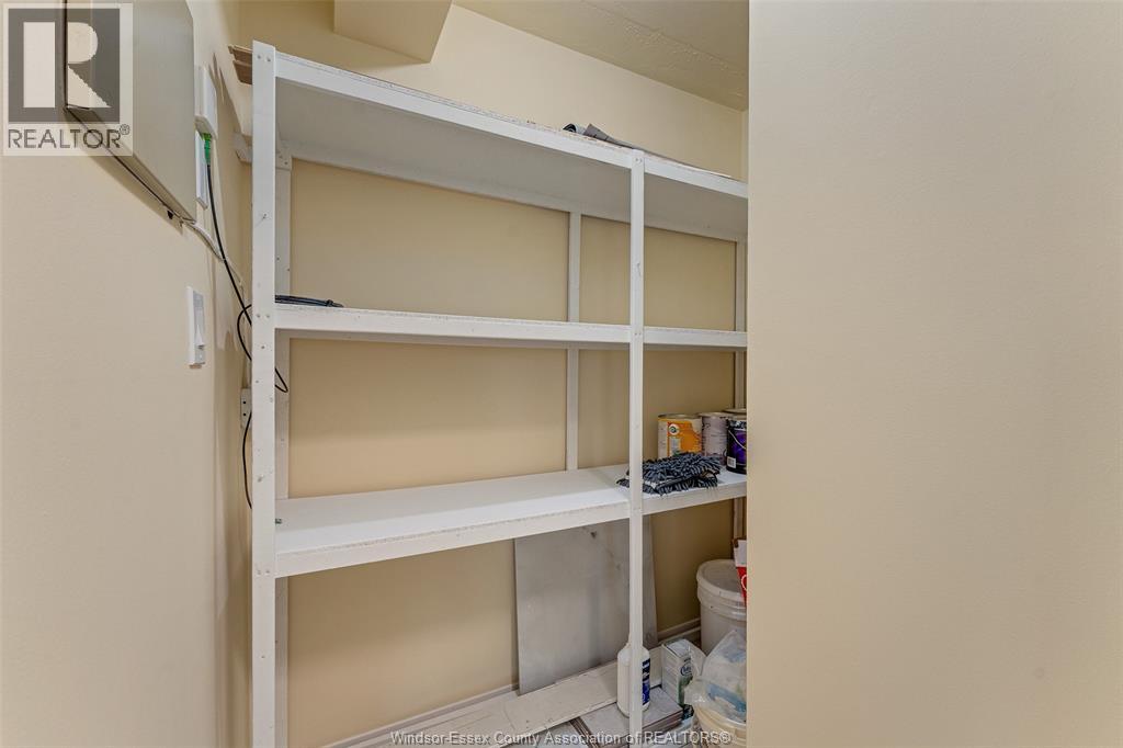 #207 3936 WYANDOTTE STREET East - 18