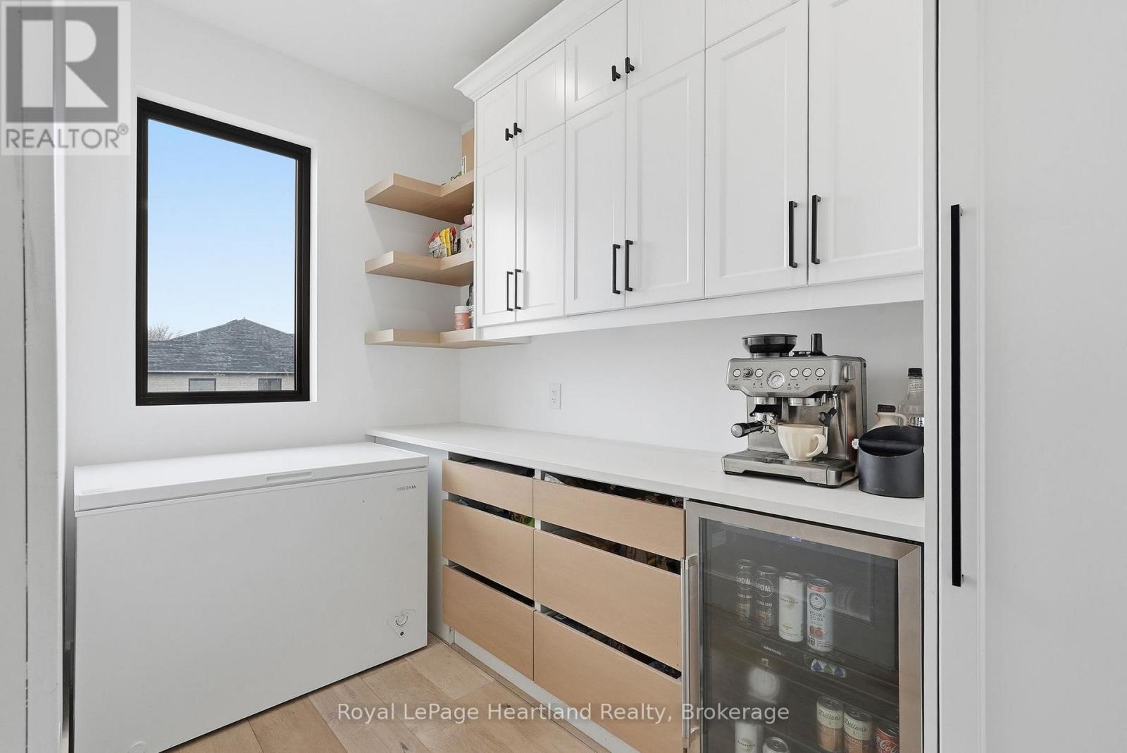 16 MINTO STREET S - 14