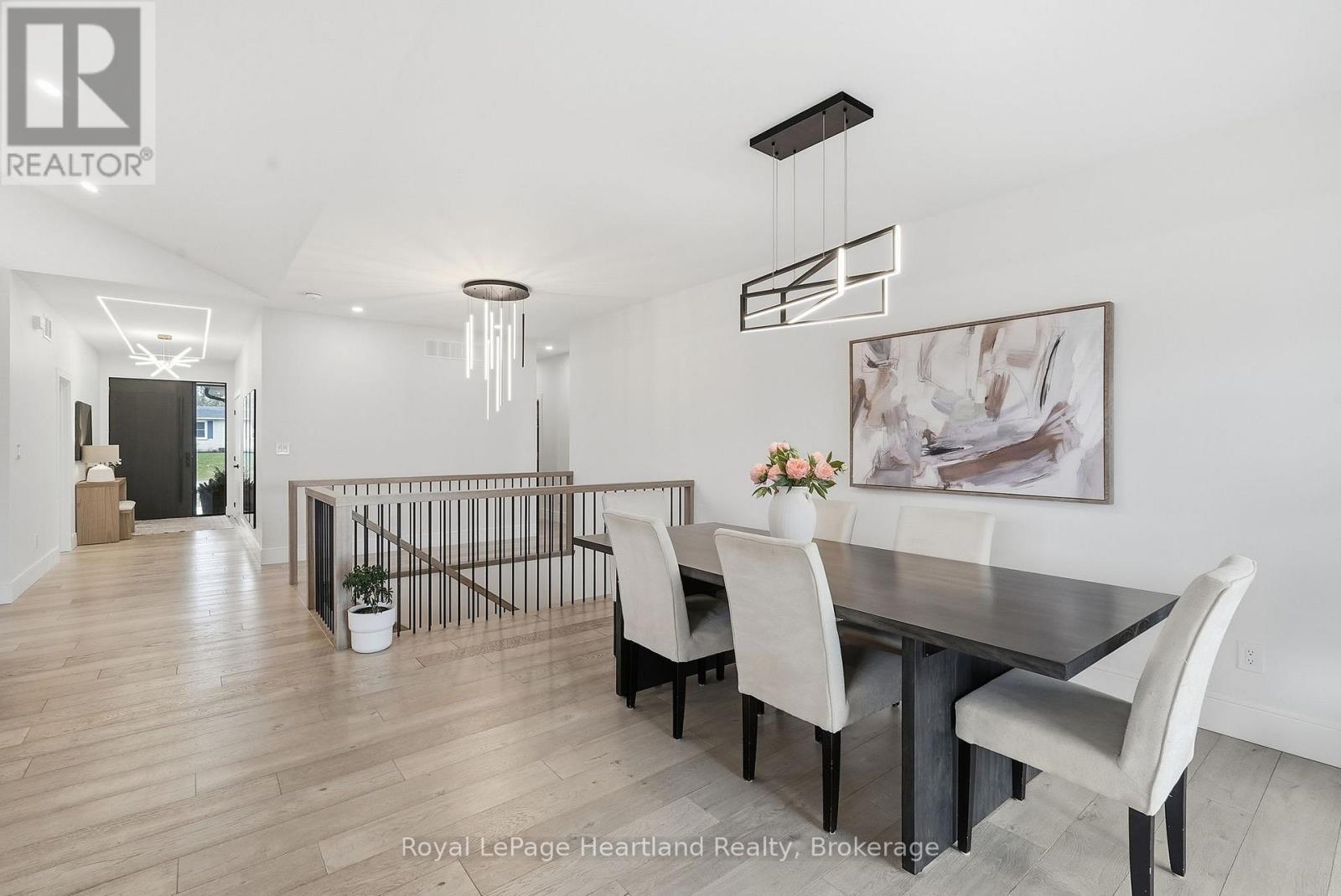 16 MINTO STREET S - 18