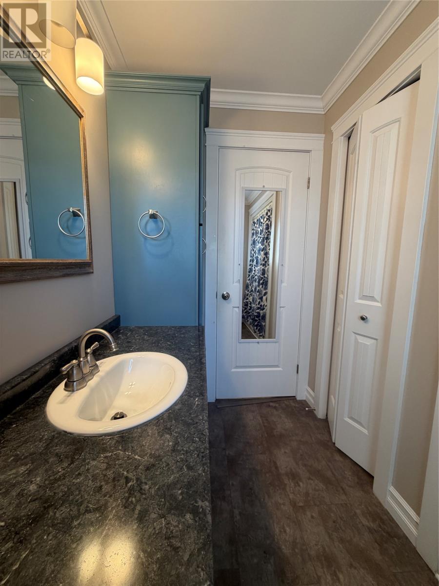43 Markland Road — photo 9