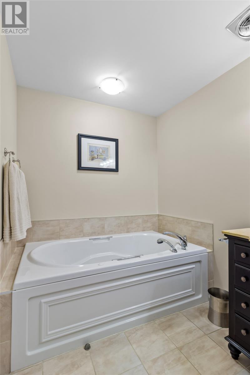 9 St. Laurent Street — photo 12