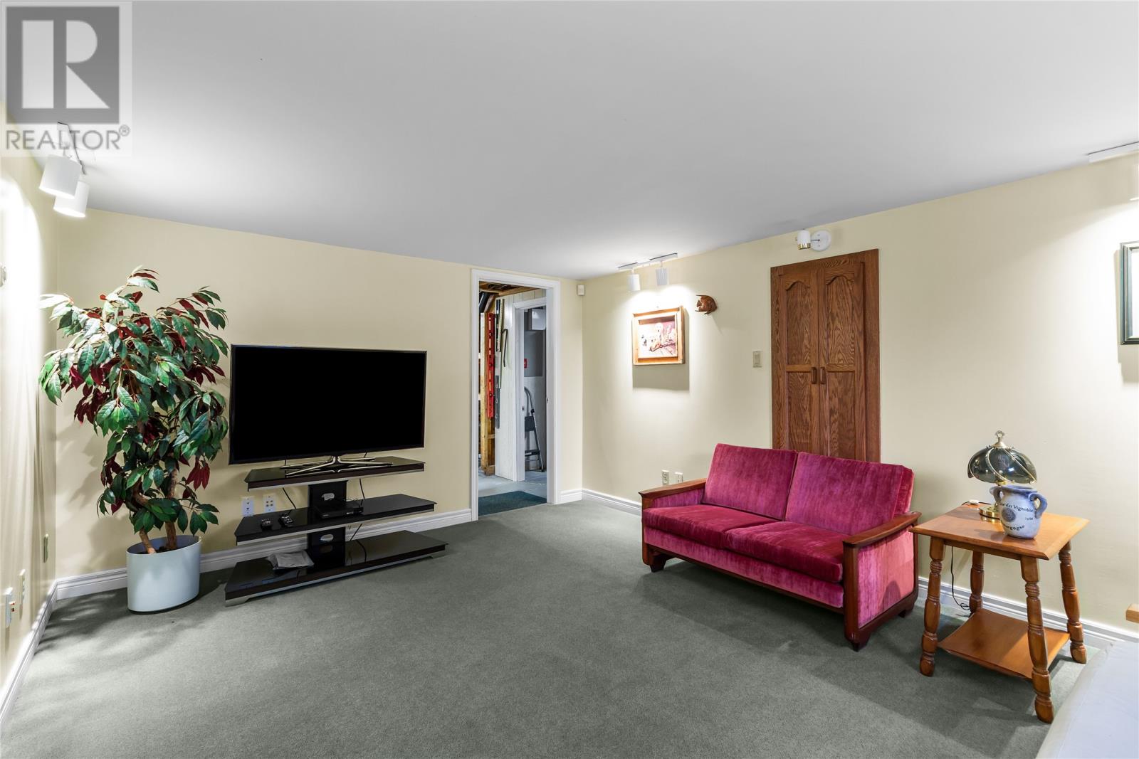 9 St. Laurent Street — photo 20