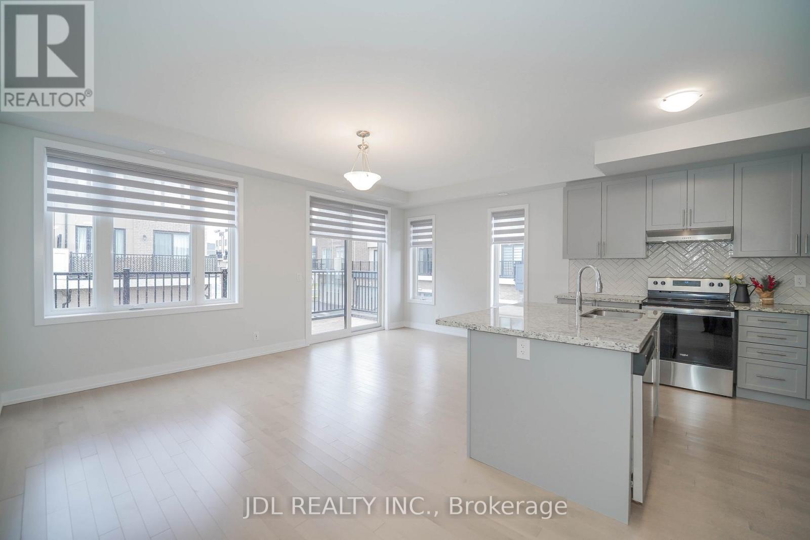 32 GUARDHOUSE CRESCENT - 11