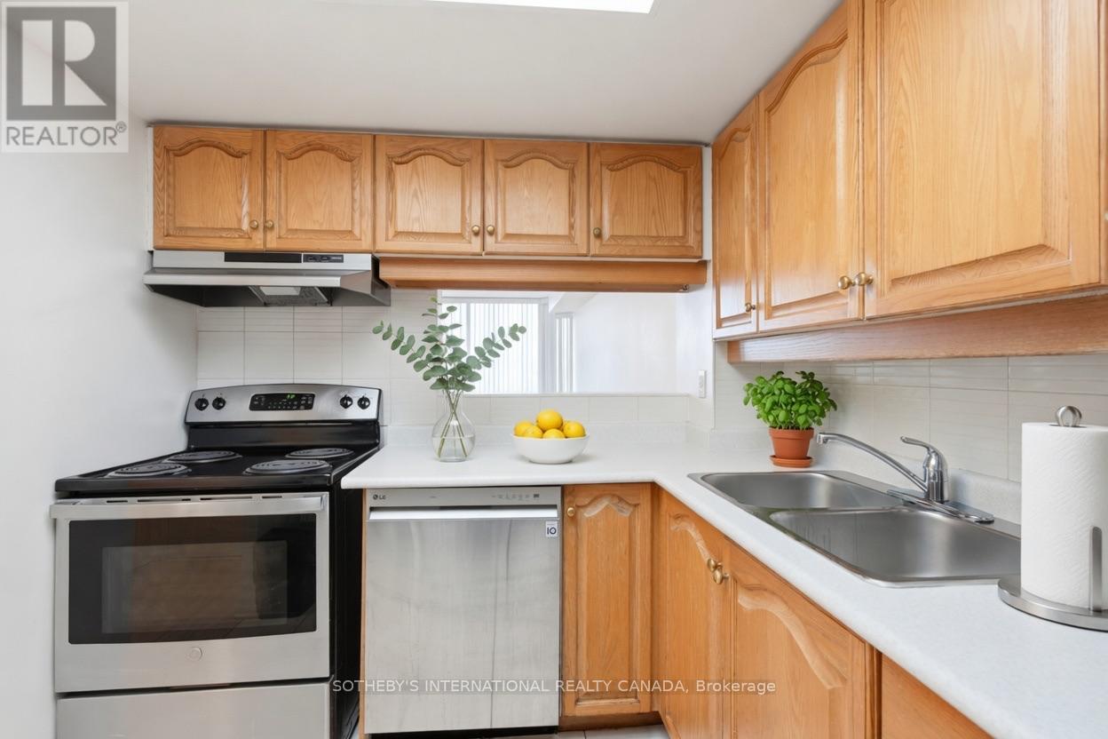 #1703 75 KING STREET E - 14