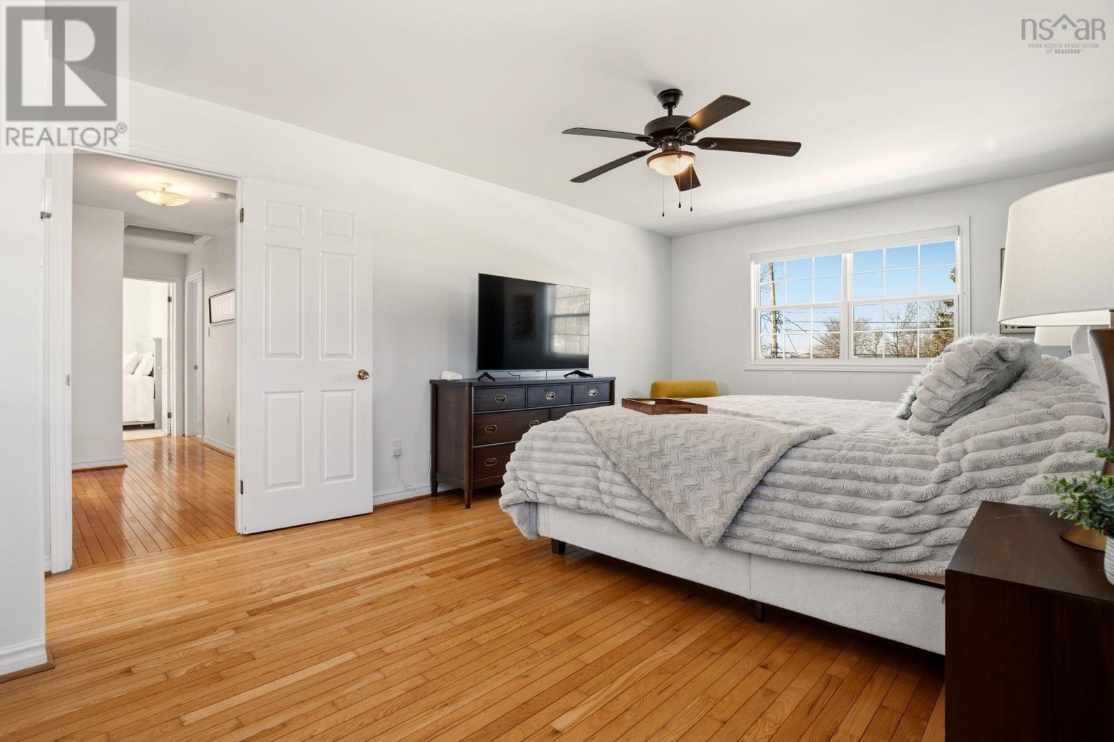 Property 23 of 50 of 132 Abbey Avenue