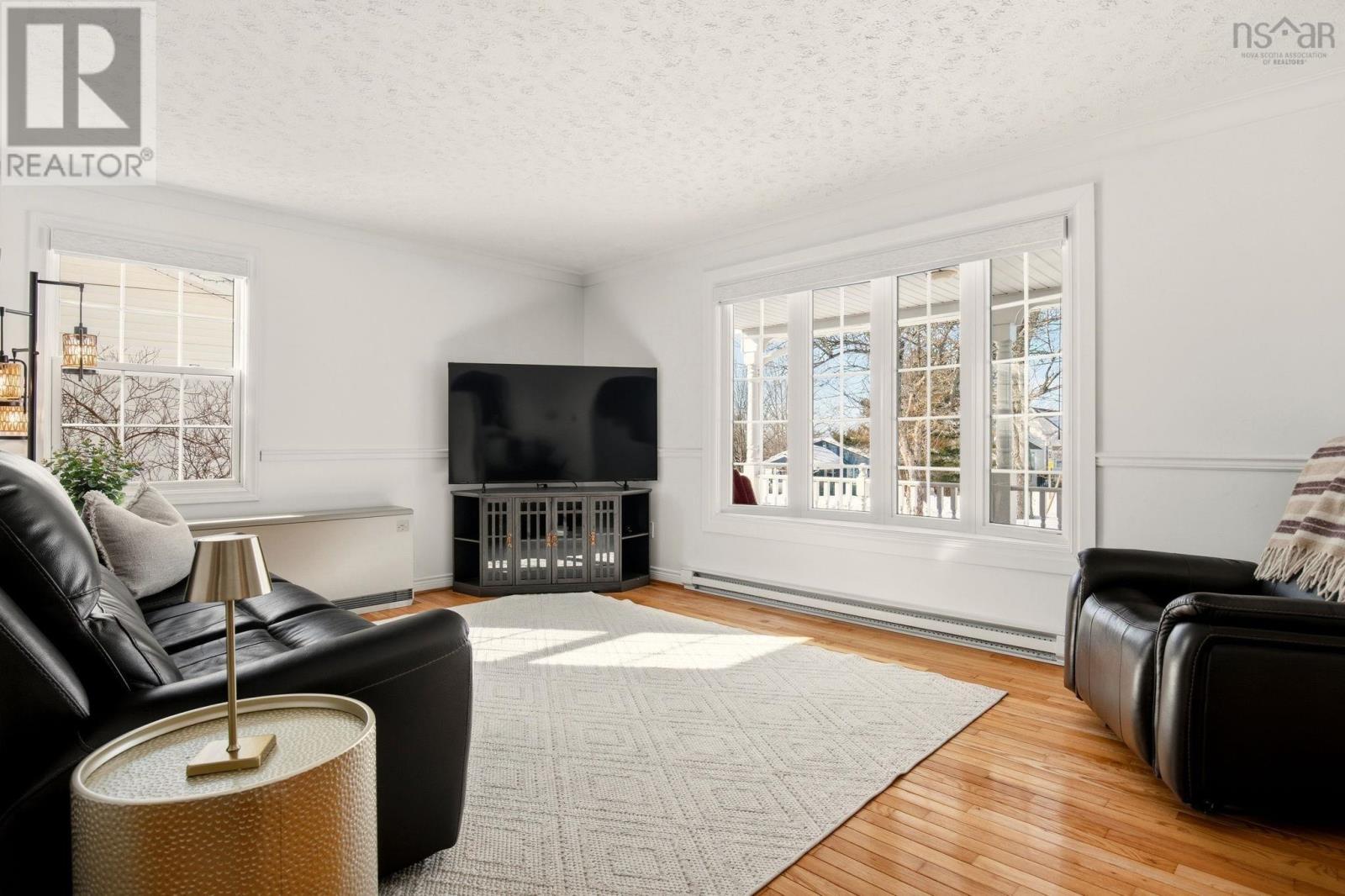 Property 8 of 50 of 132 Abbey Avenue