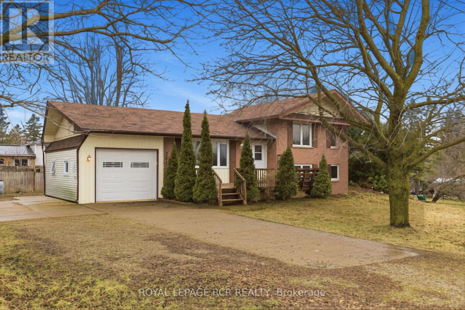 704 OWEN SOUND STREET - 1