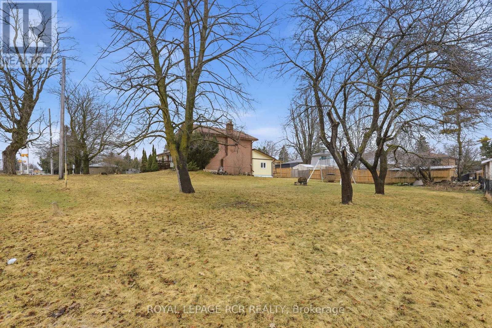 704 OWEN SOUND STREET - 26