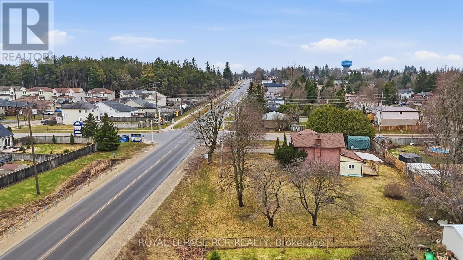 704 OWEN SOUND STREET - 27