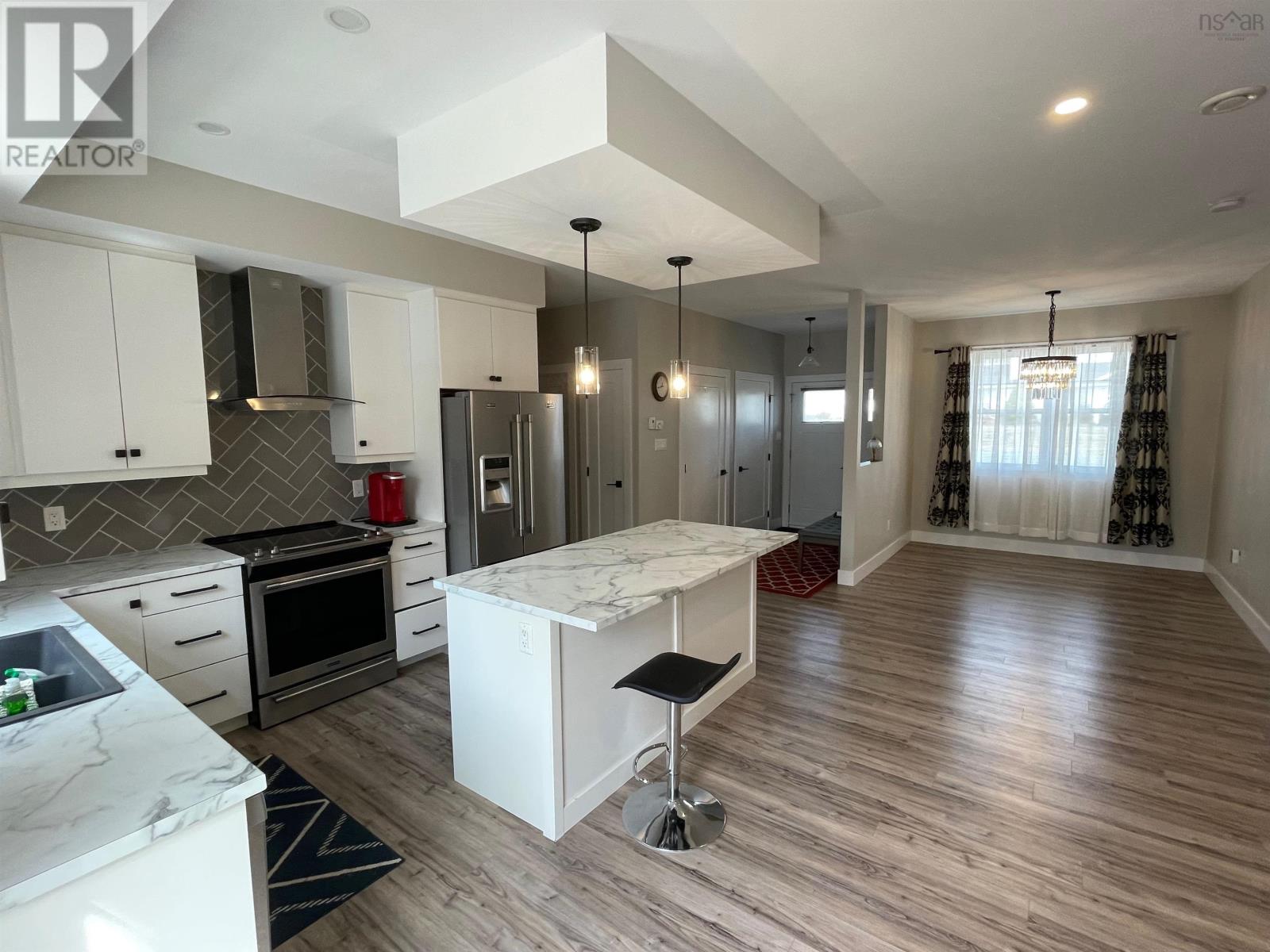 Property 10 of 27 of 243 Braemar Drive