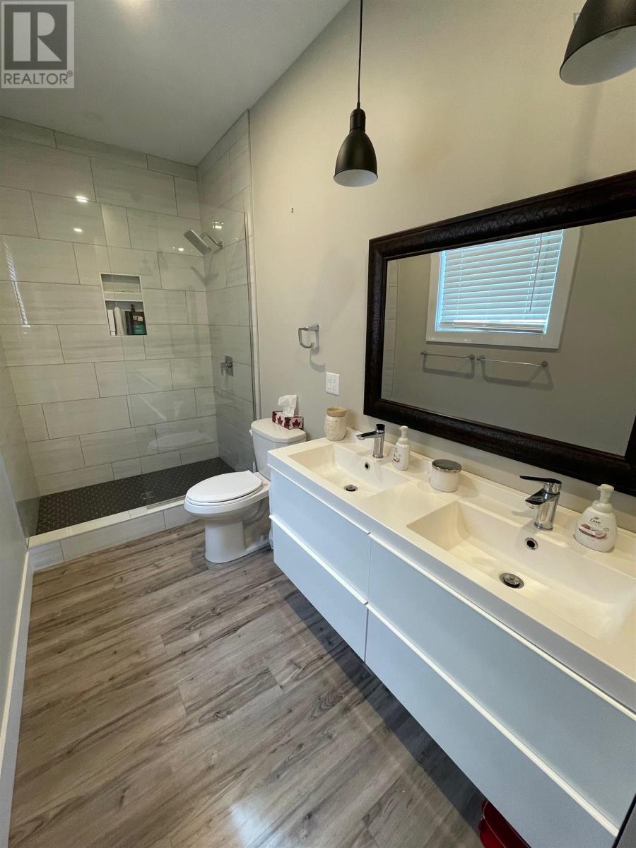 Property 21 of 27 of 243 Braemar Drive