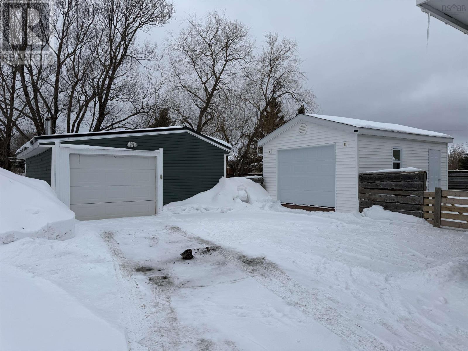 Property 36 of 39 of 1668 Mackay Street