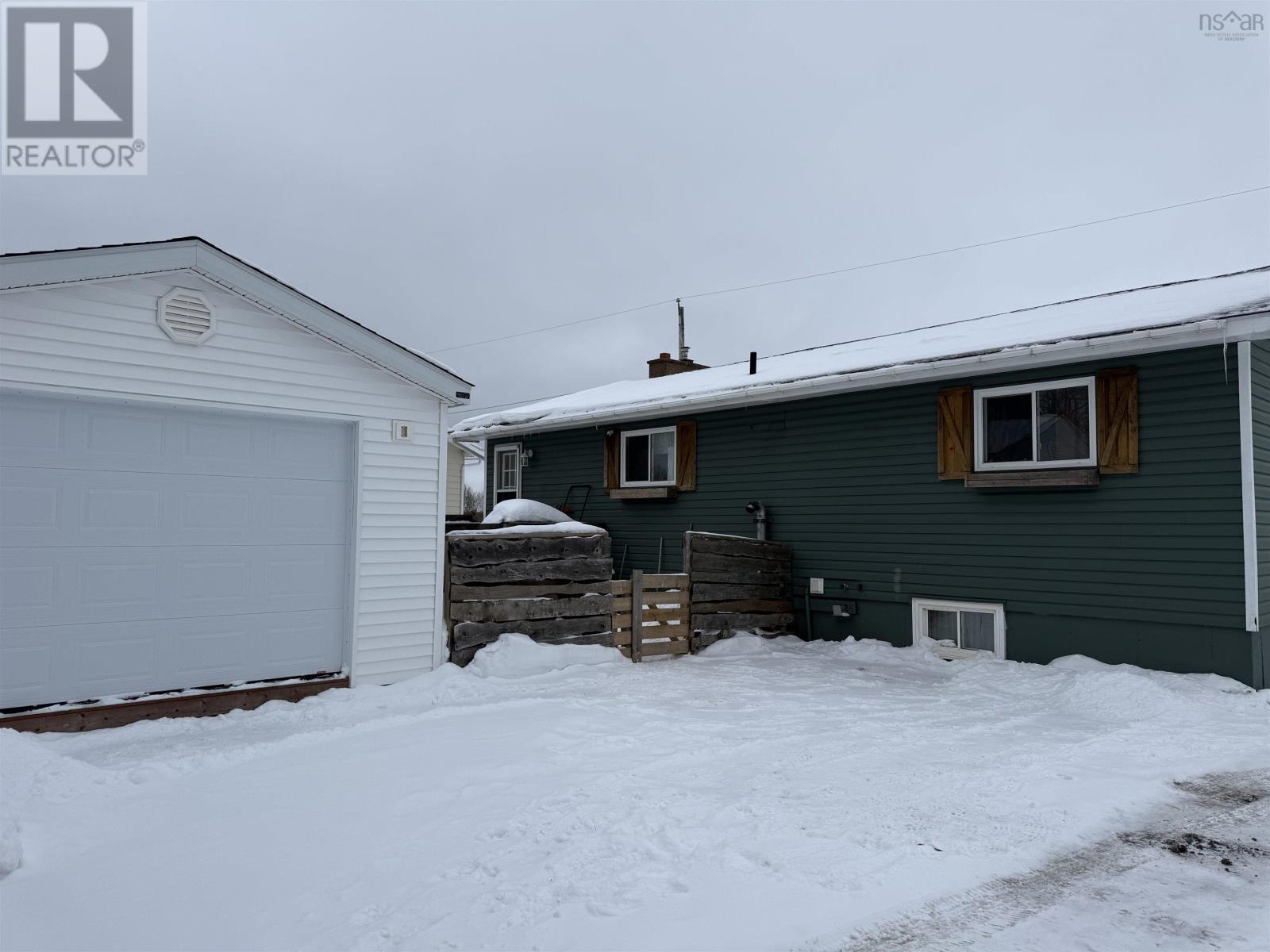 Property 37 of 39 of 1668 Mackay Street