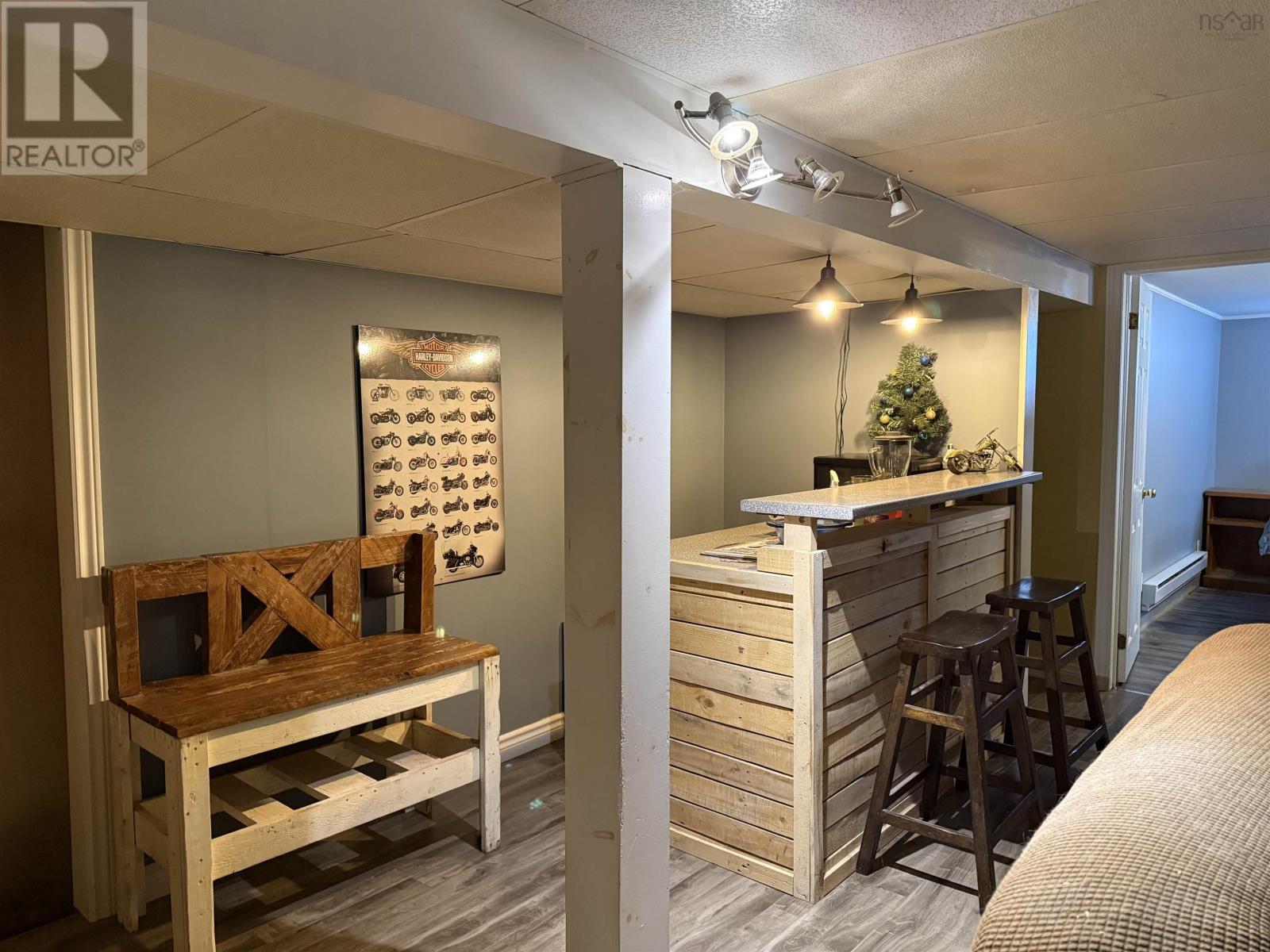 Property 31 of 39 of 1668 Mackay Street