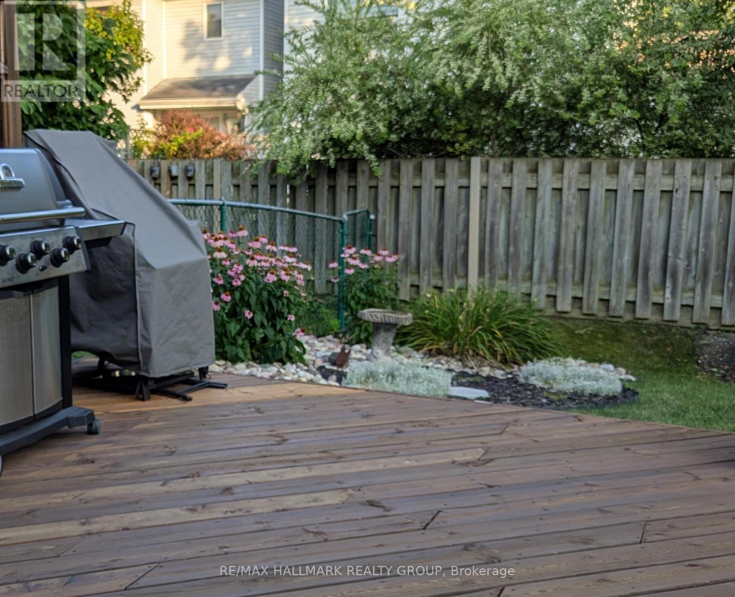 155 MARKLAND CRESCENT — photo 27