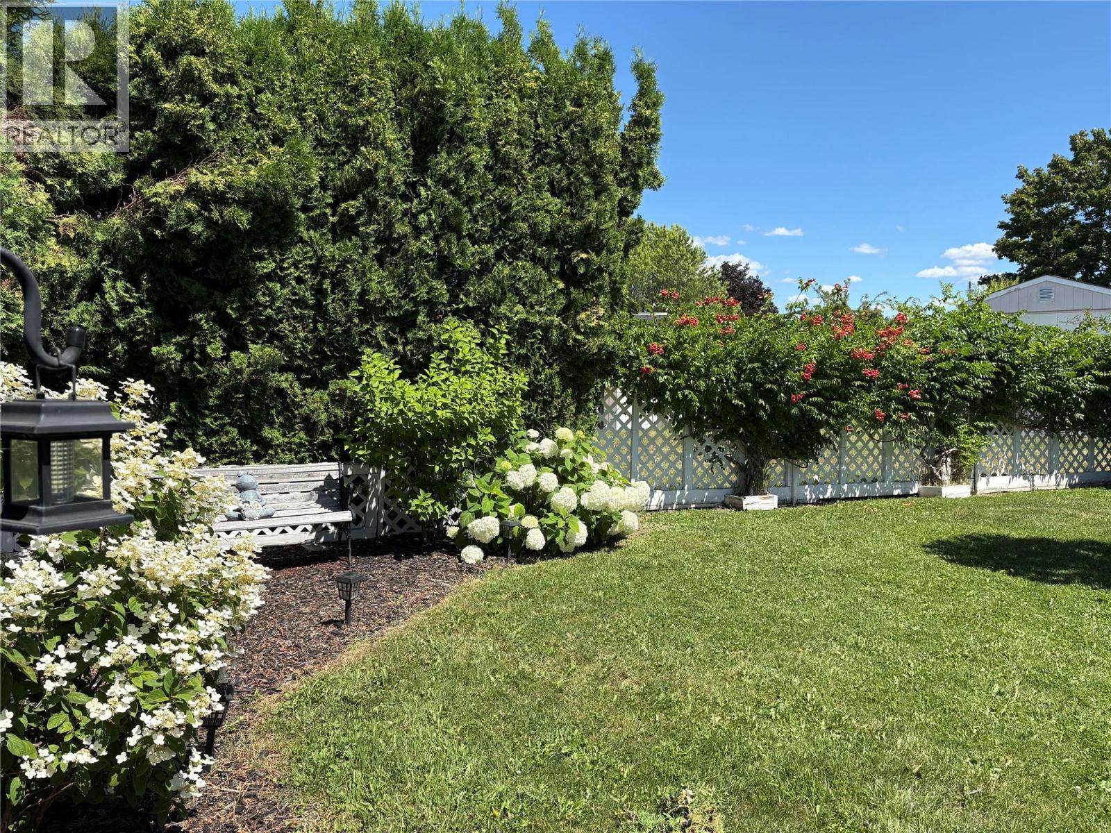 89 3745 Lakeshore Road, Kelowna