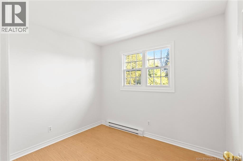 24 McLaren Crescent — photo 25