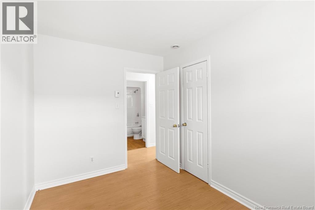 24 McLaren Crescent — photo 28