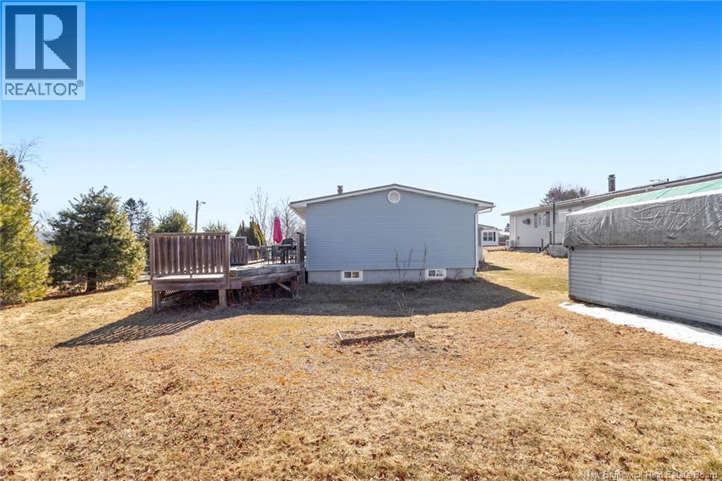 24 McLaren Crescent — photo 41